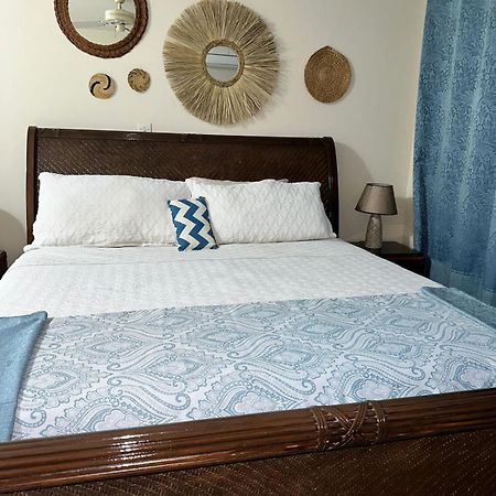 Royal At Courtleigh Towers Apartment Кингстън Екстериор снимка