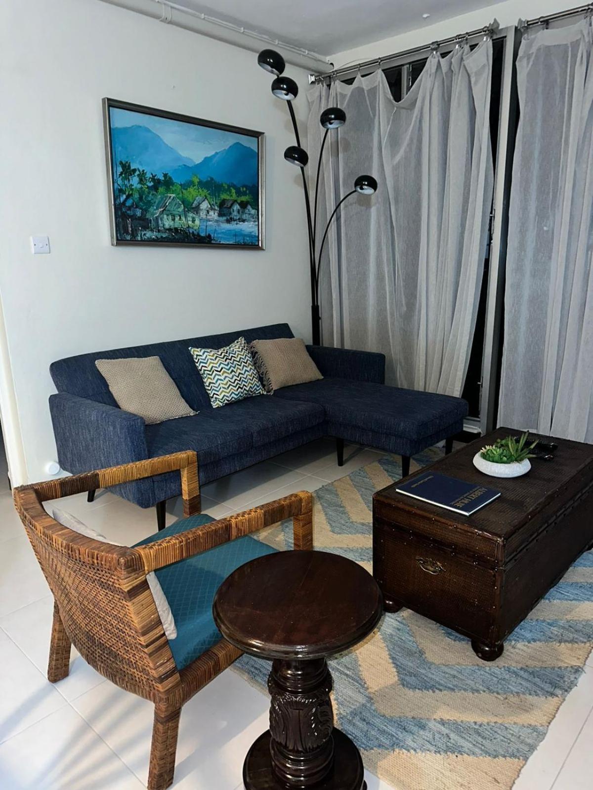 Royal At Courtleigh Towers Apartment Кингстън Екстериор снимка